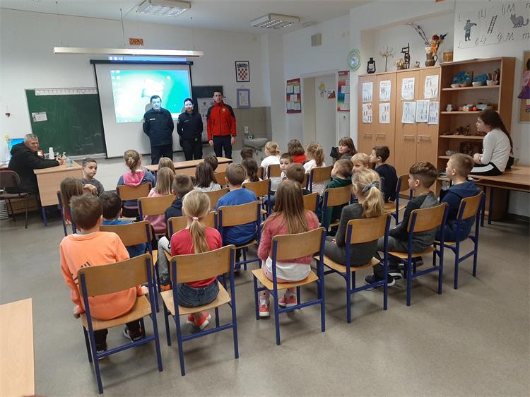 Slika /2020/1PREVENCIJA/PREDAVANJE OSNOVNE ŠKOLE/20200127_103517.jpg